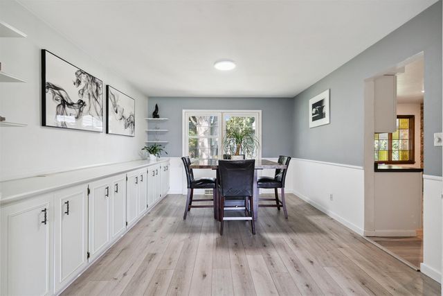 1132 W Ridgeway Avenue, Waterloo, IA 50701