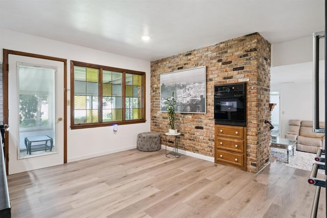 1132 W Ridgeway Avenue, Waterloo, IA 50701