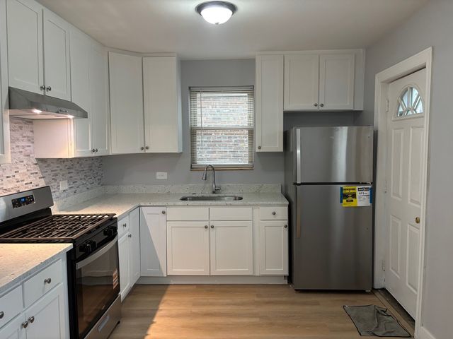 9415 S EMERALD Avenue, Chicago, IL 60620