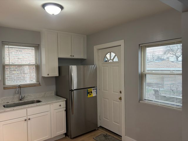 9415 S EMERALD Avenue, Chicago, IL 60620