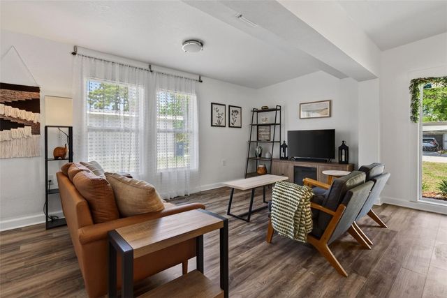 6318 21ST AVENUE N, St Petersburg, FL 33710