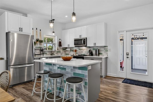 6318 21ST AVENUE N, St Petersburg, FL 33710