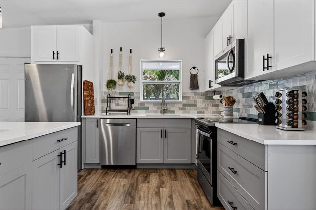 6318 21ST AVENUE N, St Petersburg, FL 33710