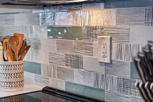 6318 21ST AVENUE N, St Petersburg, FL 33710