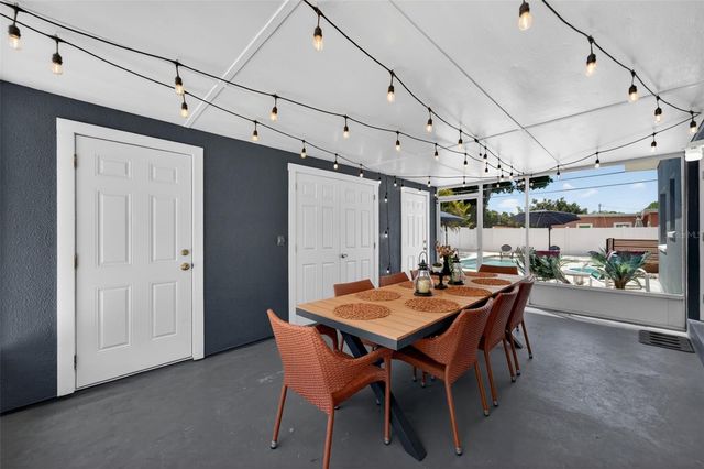 6318 21ST AVENUE N, St Petersburg, FL 33710