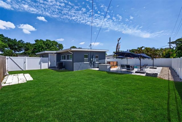 6318 21ST AVENUE N, St Petersburg, FL 33710