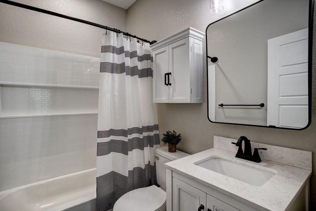 121 S Kanaio DR, Bastrop, TX 78602