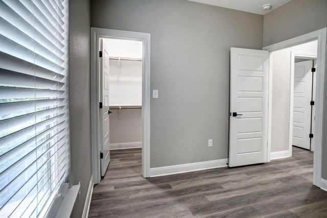 121 S Kanaio DR, Bastrop, TX 78602