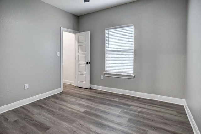 121 S Kanaio DR, Bastrop, TX 78602
