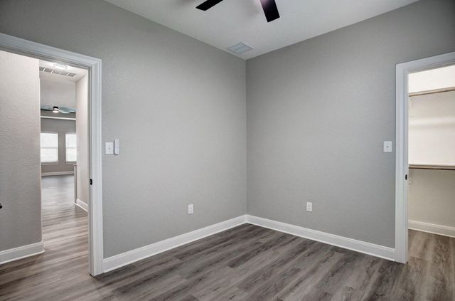 121 S Kanaio DR, Bastrop, TX 78602
