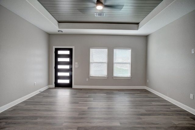 121 S Kanaio DR, Bastrop, TX 78602