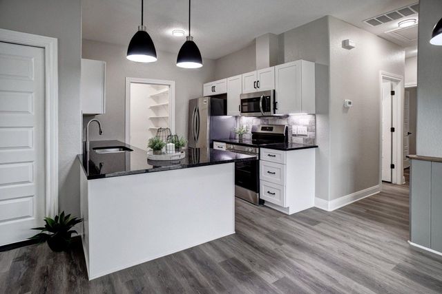 121 S Kanaio DR, Bastrop, TX 78602