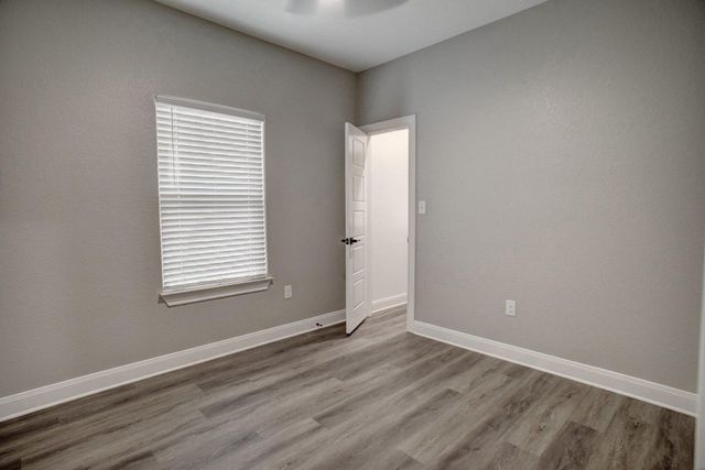 121 S Kanaio DR, Bastrop, TX 78602