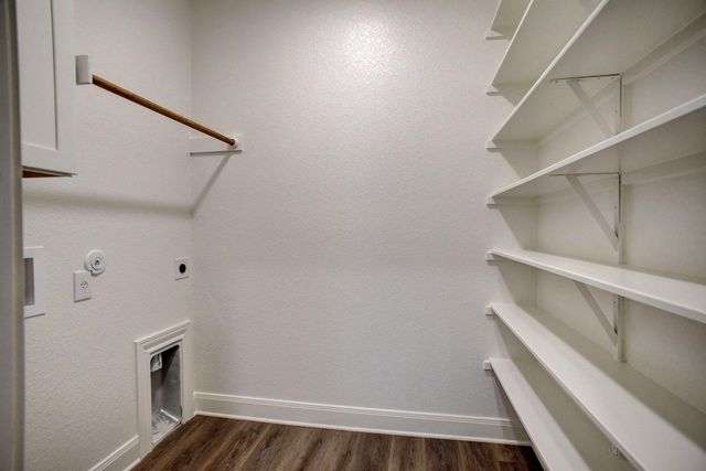 121 S Kanaio DR, Bastrop, TX 78602