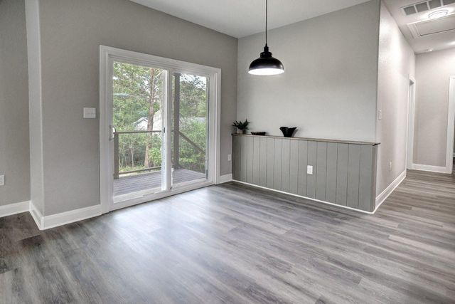 121 S Kanaio DR, Bastrop, TX 78602
