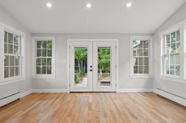 13 Estes Street, Ipswich, MA 01938