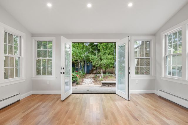 13 Estes Street, Ipswich, MA 01938