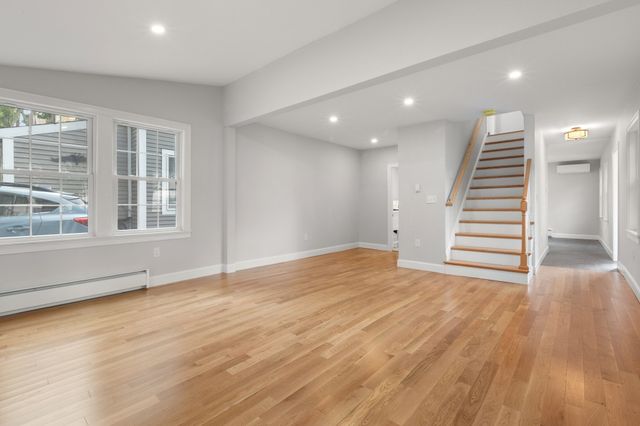 13 Estes Street, Ipswich, MA 01938