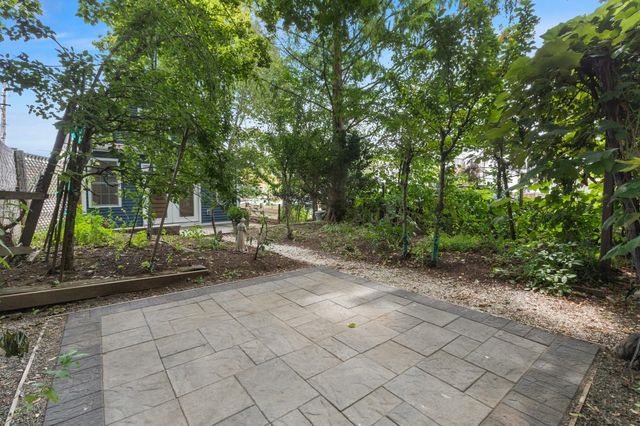 13 Estes Street, Ipswich, MA 01938