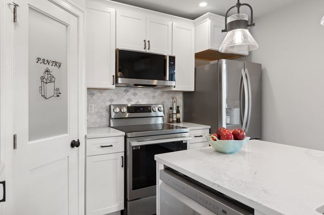 13 Estes Street, Ipswich, MA 01938
