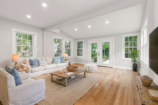13 Estes Street, Ipswich, MA 01938