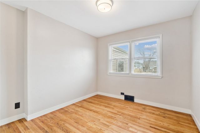 102 Patricia Lane NW, Cedar Rapids, IA 52405