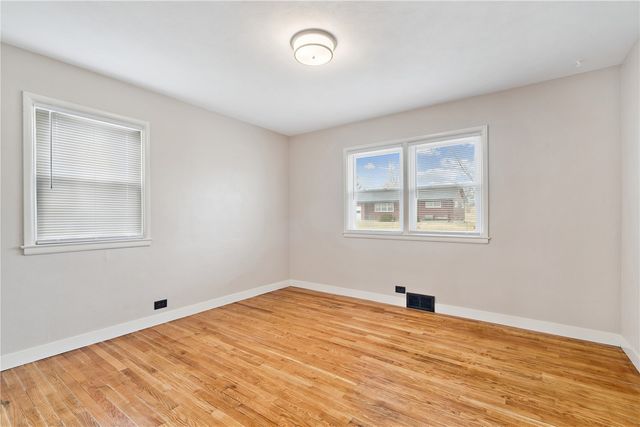 102 Patricia Lane NW, Cedar Rapids, IA 52405