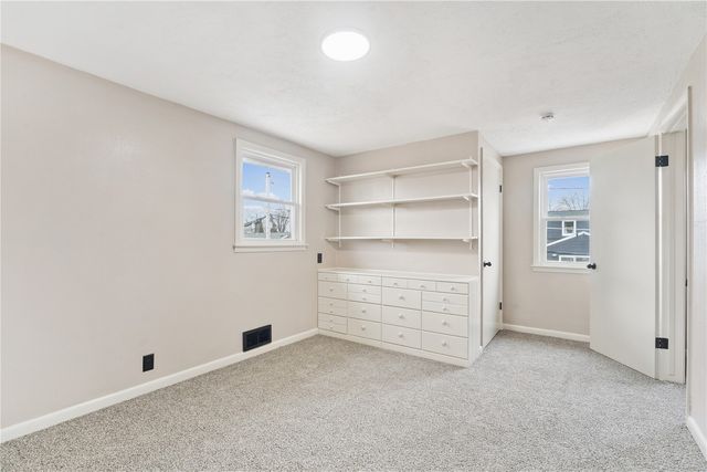 102 Patricia Lane NW, Cedar Rapids, IA 52405