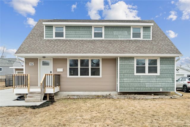 102 Patricia Lane NW, Cedar Rapids, IA 52405