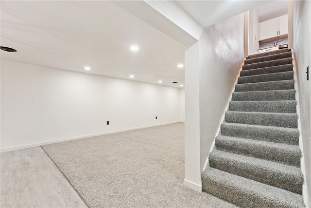 102 Patricia Lane NW, Cedar Rapids, IA 52405