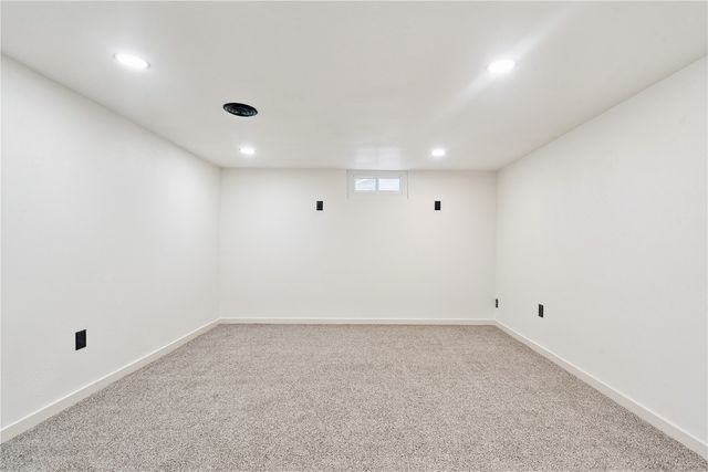 102 Patricia Lane NW, Cedar Rapids, IA 52405