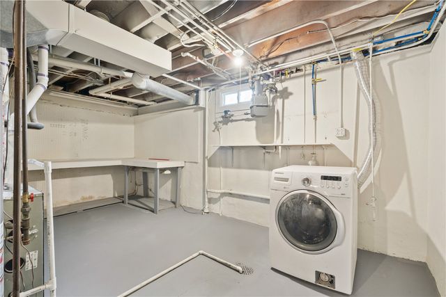 102 Patricia Lane NW, Cedar Rapids, IA 52405