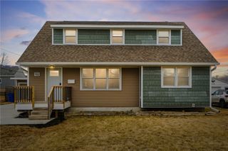 102 Patricia Lane NW, Cedar Rapids, IA 52405