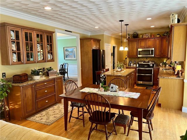 35 East Lantern Road, Smithfield, RI 02917