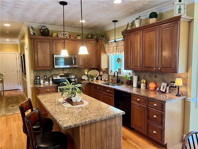 35 East Lantern Road, Smithfield, RI 02917