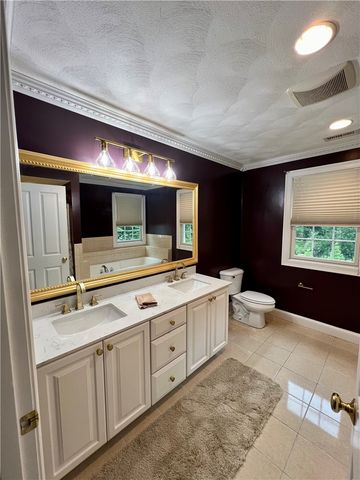 35 East Lantern Road, Smithfield, RI 02917