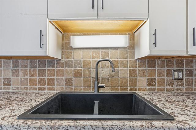 6457 Deering Street, Garden City, MI 48135