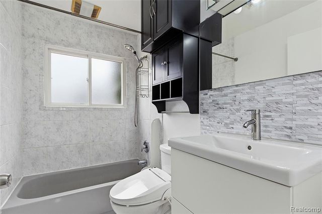 6457 Deering Street, Garden City, MI 48135