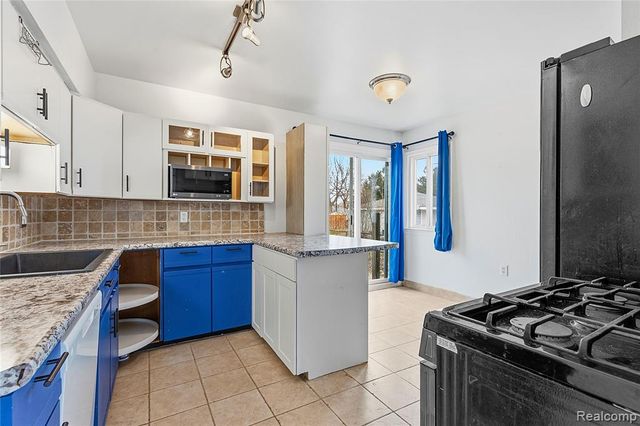 6457 Deering Street, Garden City, MI 48135