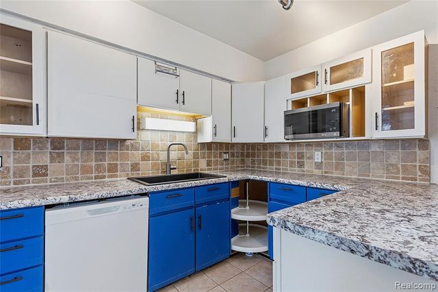 6457 Deering Street, Garden City, MI 48135