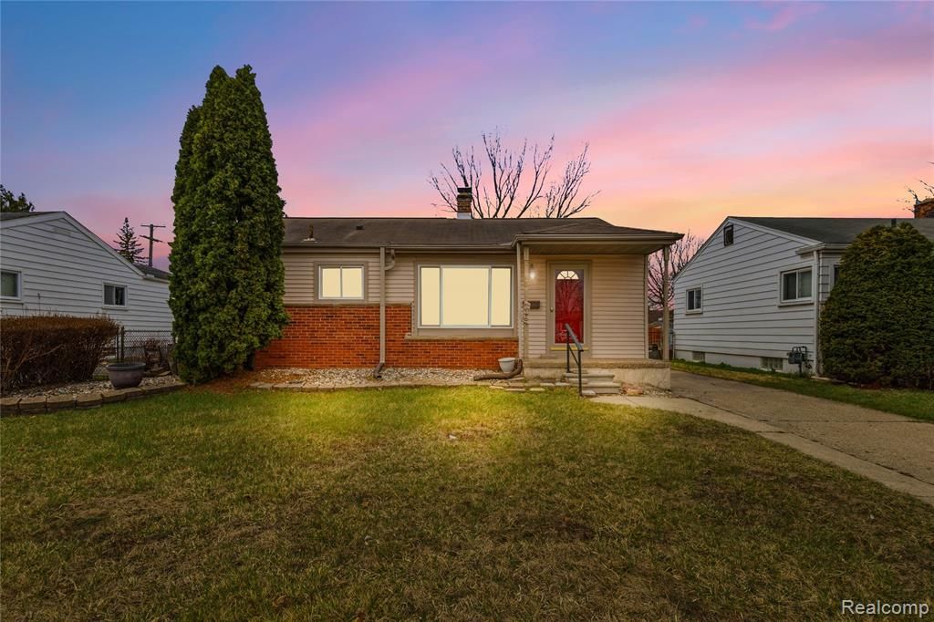 6457 Deering Street, Garden City, MI 48135