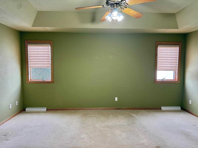 525 W WAYFARER COURT, Appleton, WI 54913