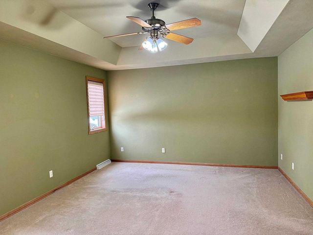 525 W WAYFARER COURT, Appleton, WI 54913