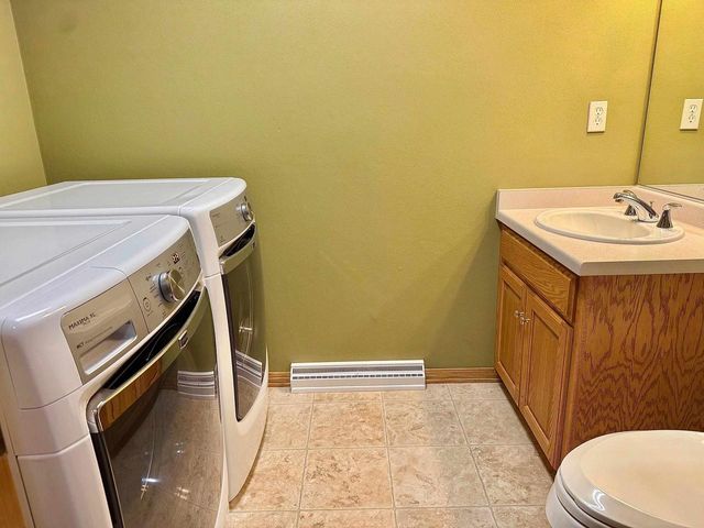 525 W WAYFARER COURT, Appleton, WI 54913