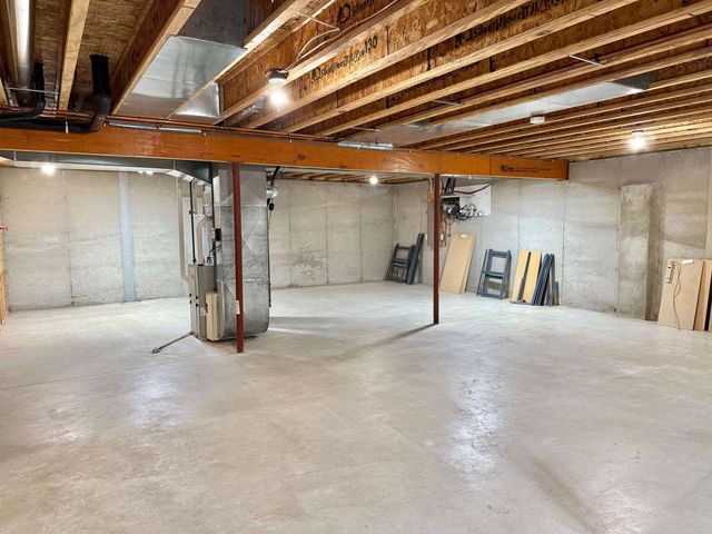 525 W WAYFARER COURT, Appleton, WI 54913