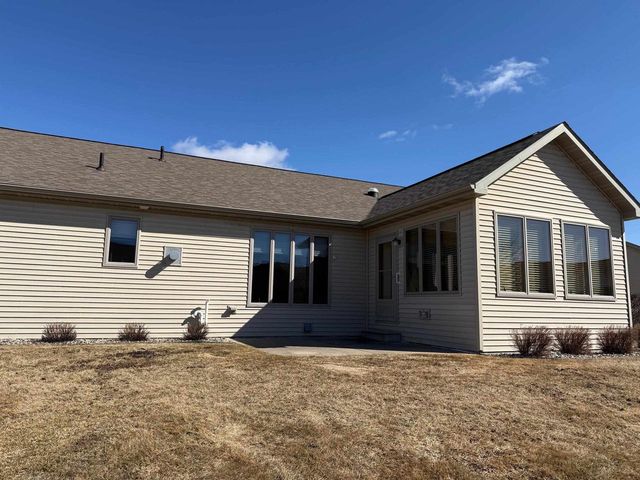 525 W WAYFARER COURT, Appleton, WI 54913