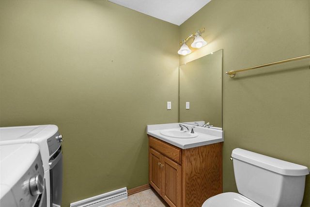 525 W WAYFARER COURT, Appleton, WI 54913