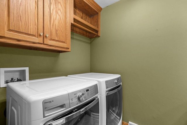 525 W WAYFARER COURT, Appleton, WI 54913