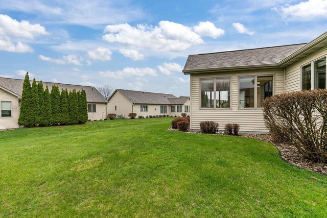 525 W WAYFARER COURT, Appleton, WI 54913