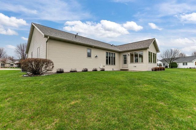 525 W WAYFARER COURT, Appleton, WI 54913